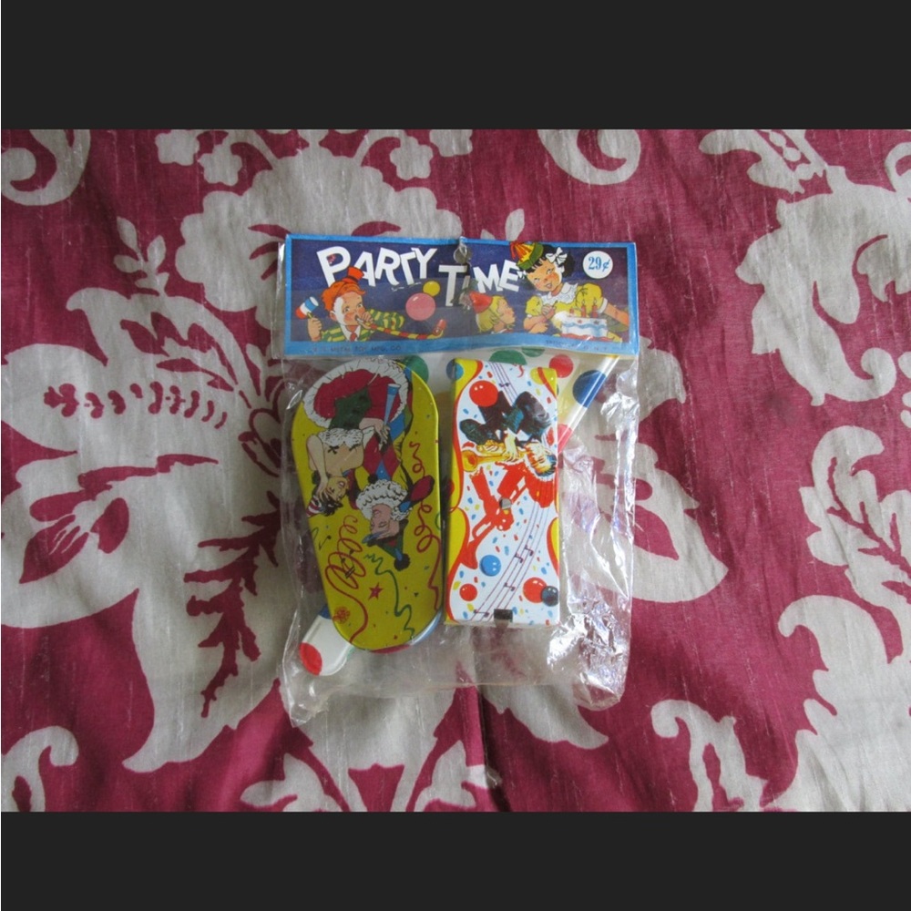 Vintage Party Time US Metal Toy MFG Co Noisemakers In Original Packaging